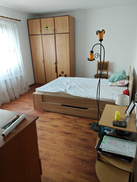 Prelungirea Ghencea Vand ap 3 cam spatios 80m D. Taberei str Ghindari